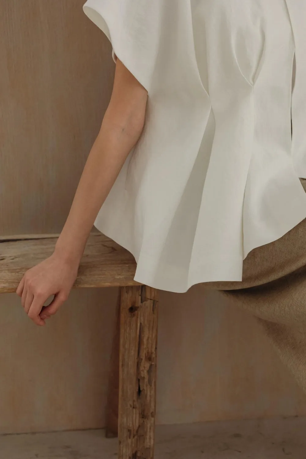 Pintuck Relaxed Fit Linen Vest